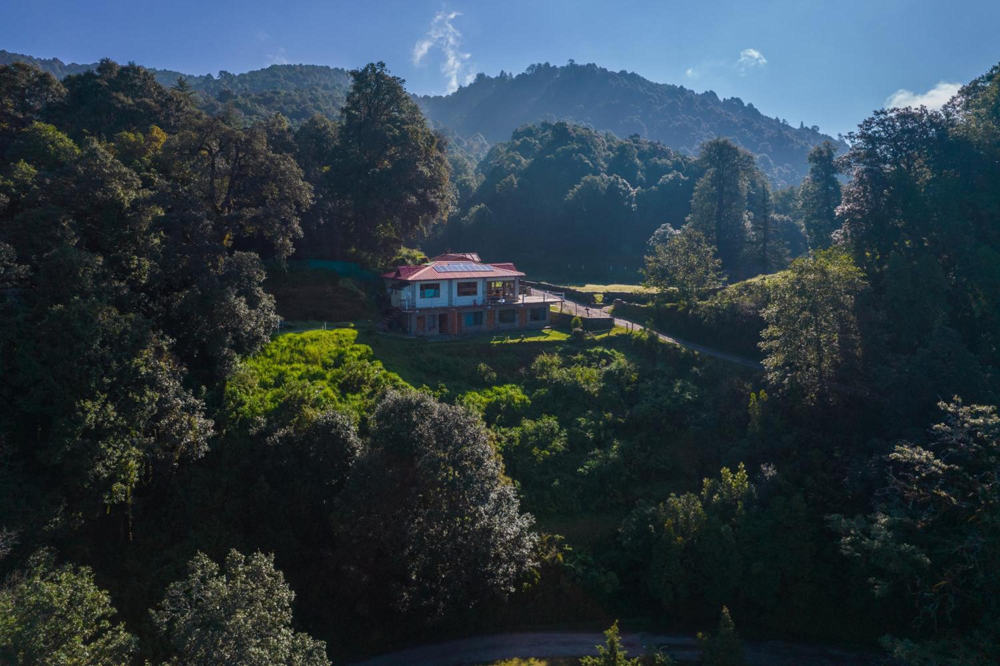Simba Jungle Lodge, Binsar Wildlife Sanctuary Exteriör bild